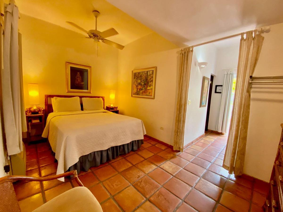 At Wind Chimes Boutique Hotel Сан-Хуан Екстер'єр фото
