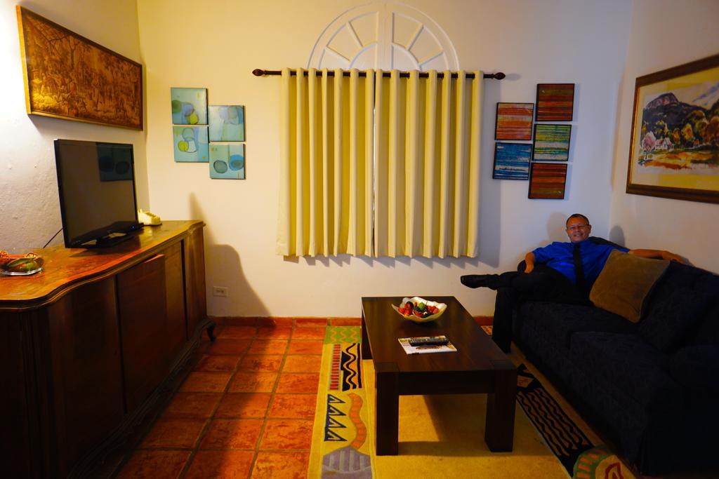 At Wind Chimes Boutique Hotel Сан-Хуан Екстер'єр фото
